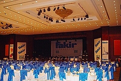 Nişan Organizasyonu Masa Sandalye kirala